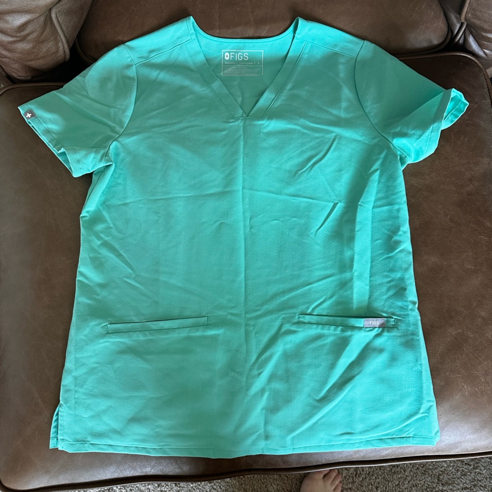 Figs Scrub Top